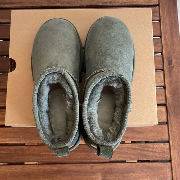 UGG Classic Ultra Mini Forest Night Women Size 6 - Picture 7 of 15